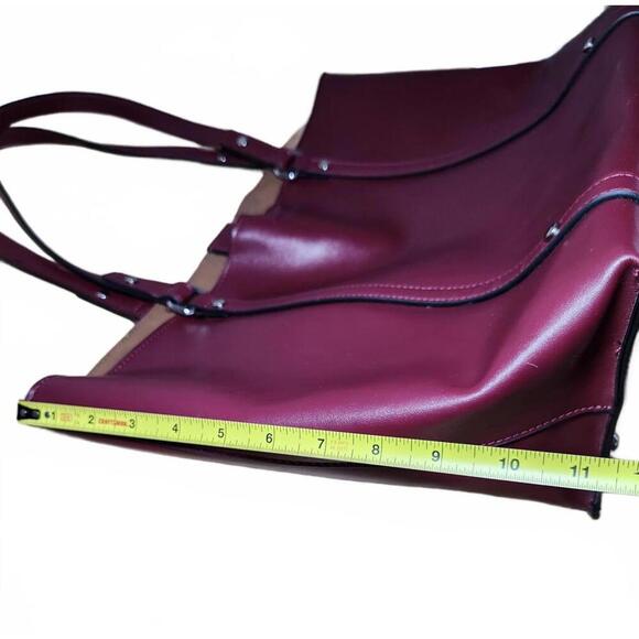Kelly & Katie Elegant Burgundy Tote Bag - Stylish and Spacious - Picture 7 of 8